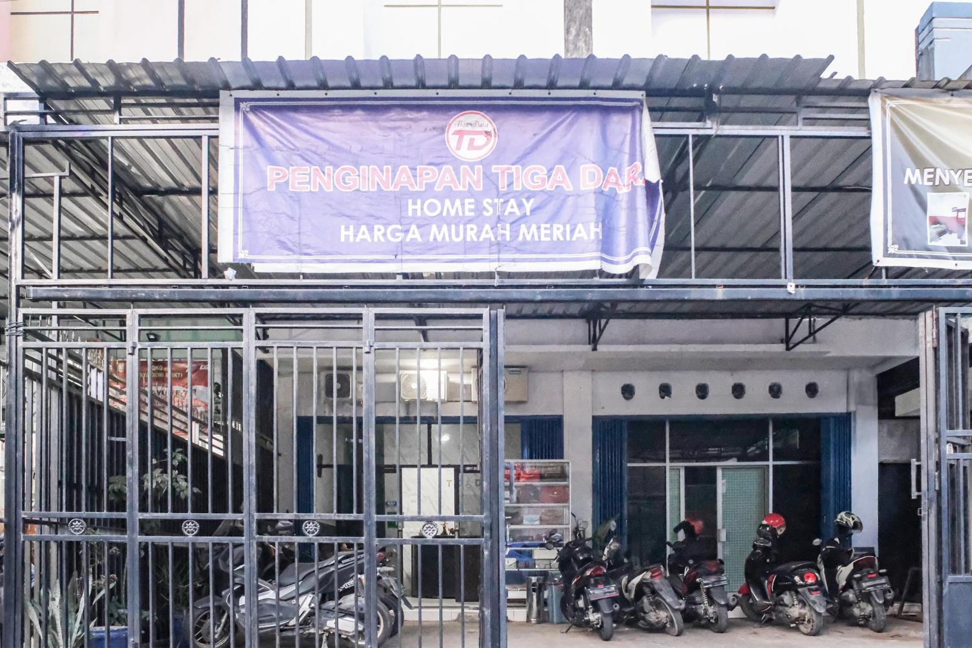 Oyo 93117 Penginapan Tiga Dara Jayapura Luaran gambar