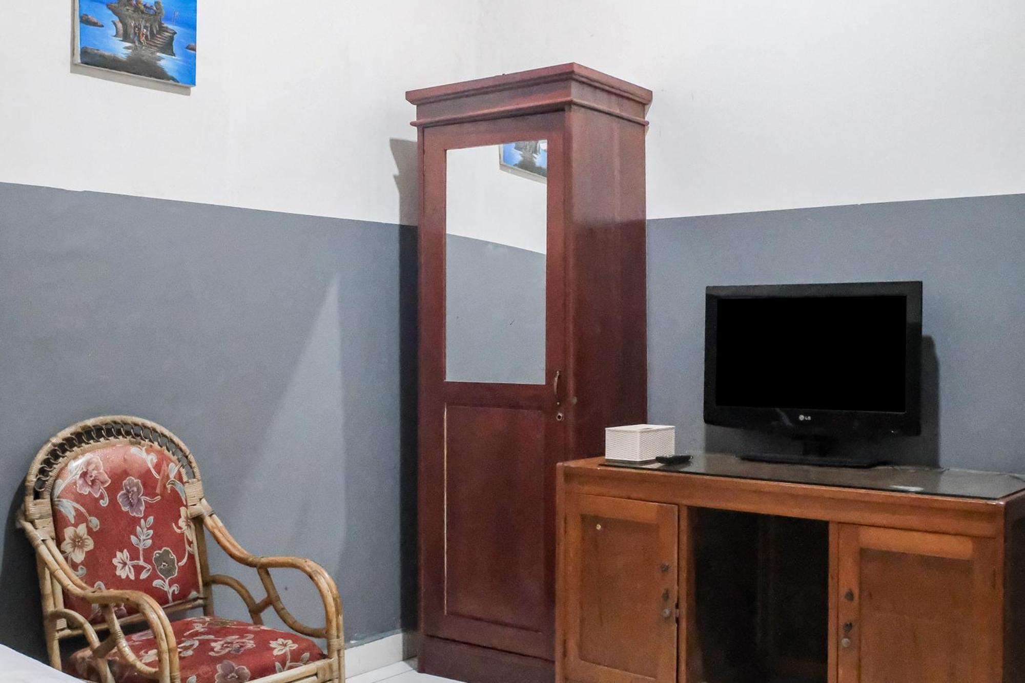 Oyo 93117 Penginapan Tiga Dara Jayapura Luaran gambar